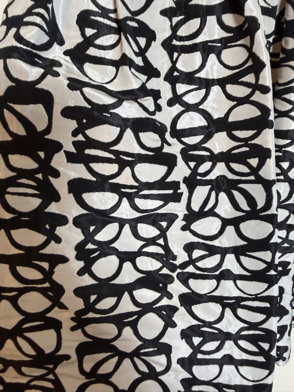 Alice + Olivia Eyeglass Skirt - Picture 5 of 8